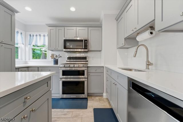 15 Van Buren Ave, Cranford Twp., NJ 07016