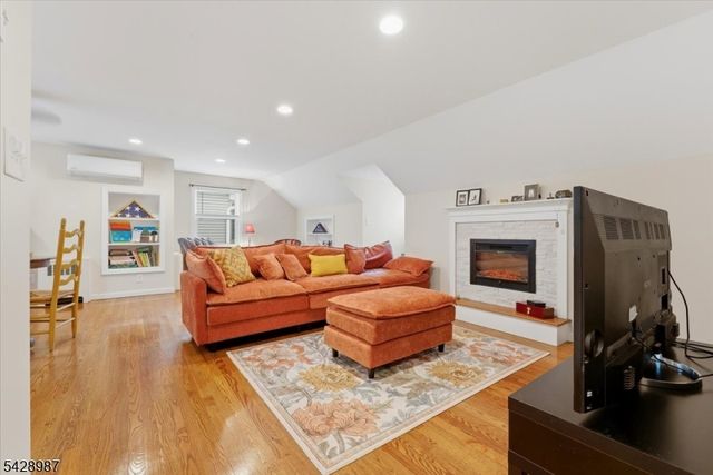15 Van Buren Ave, Cranford Twp., NJ 07016