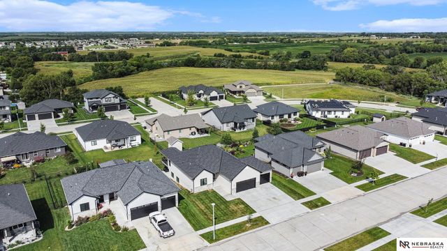1113 Annabel Avenue, Hickman, NE 68372