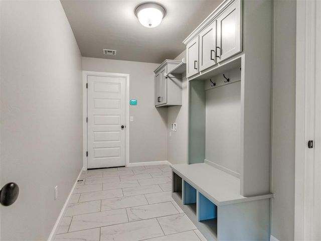 9416 NW 75th Street, Yukon, OK 73099