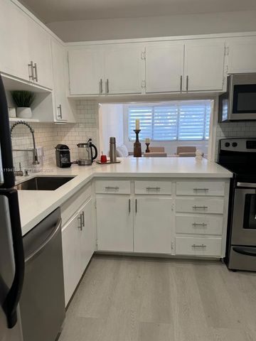 330 SE 2nd St 104F, Hallandale Beach, FL 33009