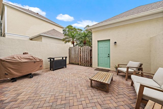 315 E Bay Cedar Circle, Jupiter, FL 33458