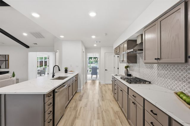 105 Wellesley Drive, Irving, TX 75062