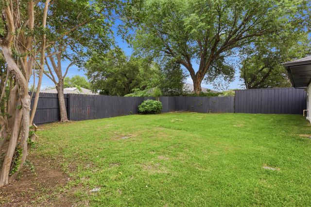 105 Wellesley Drive, Irving, TX 75062