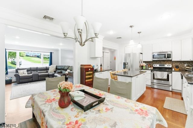 81 Elba Ave, Hopatcong Boro, NJ 07843