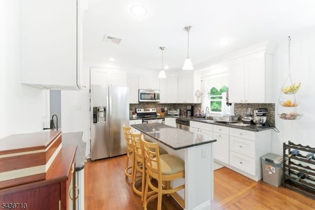 81 Elba Ave, Hopatcong Boro, NJ 07843