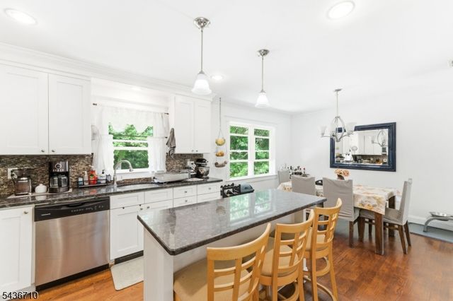 81 Elba Ave, Hopatcong Boro, NJ 07843