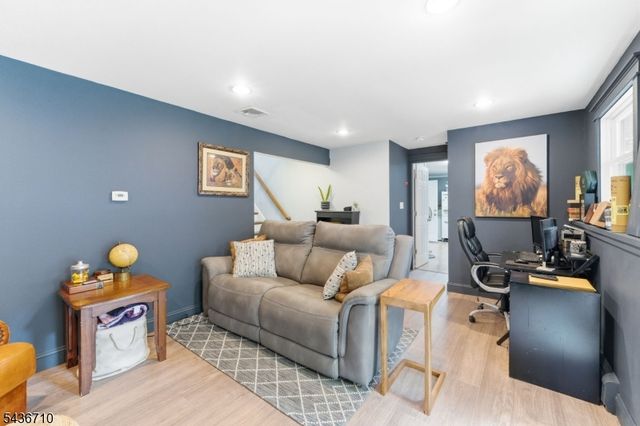 81 Elba Ave, Hopatcong Boro, NJ 07843