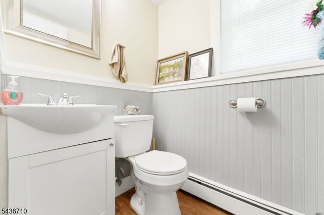 81 Elba Ave, Hopatcong Boro, NJ 07843