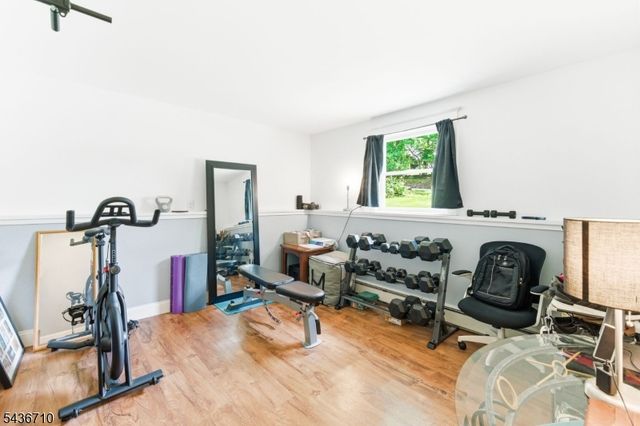 81 Elba Ave, Hopatcong Boro, NJ 07843