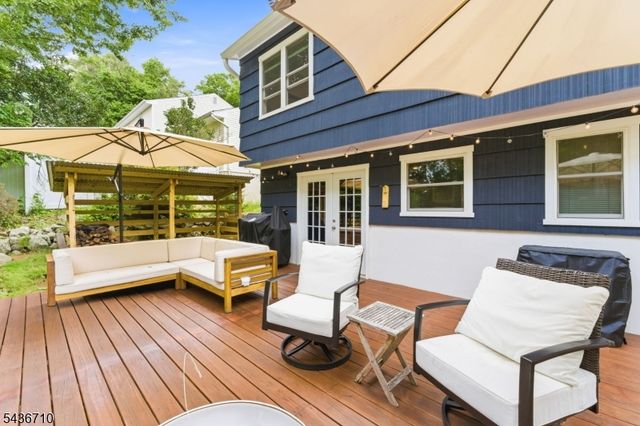 81 Elba Ave, Hopatcong Boro, NJ 07843
