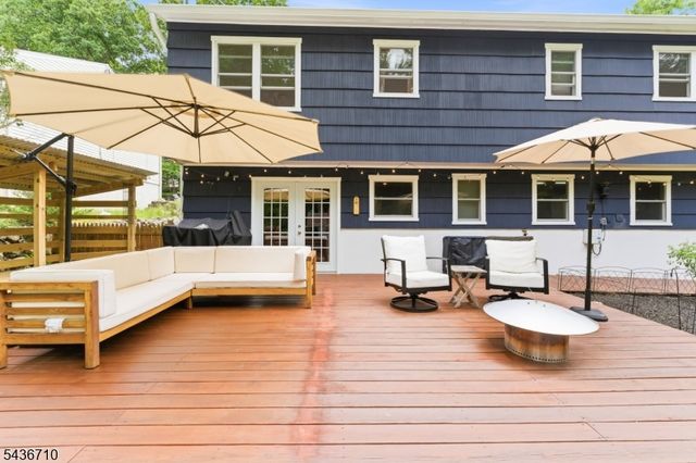 81 Elba Ave, Hopatcong Boro, NJ 07843