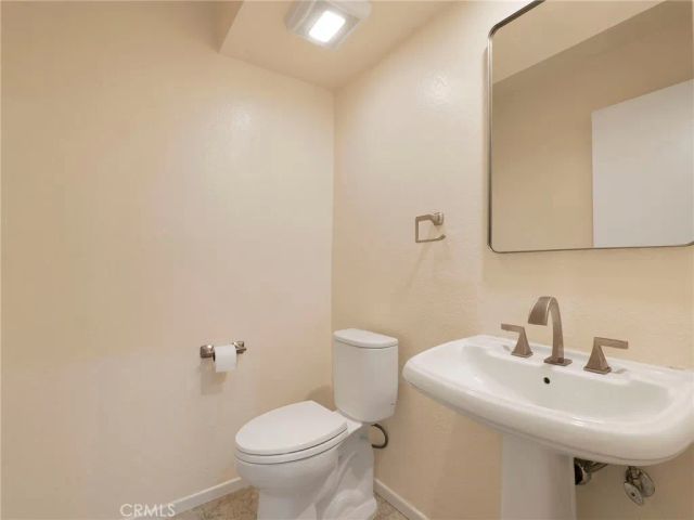 5214 Calatrana Drive, Woodland Hills, CA 91364