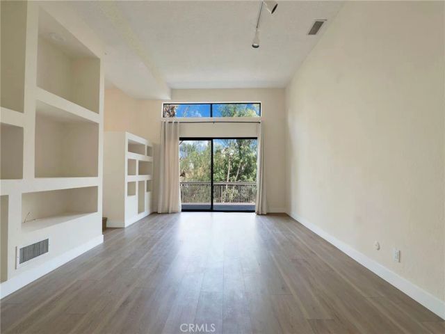 5214 Calatrana Drive, Woodland Hills, CA 91364