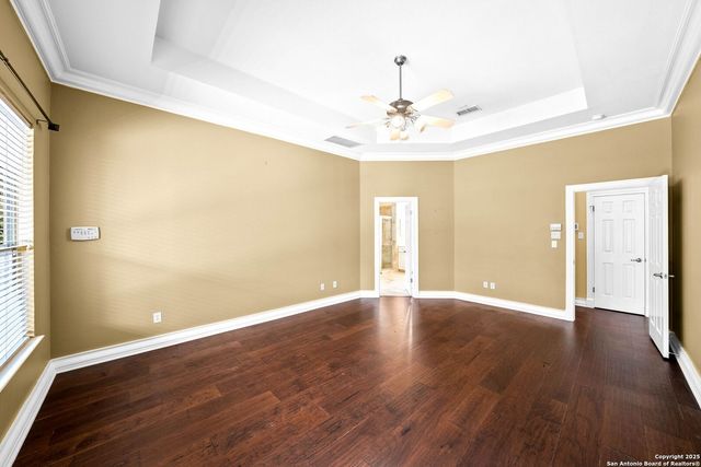 910 Foxton Dr, San Antonio, TX 78260
