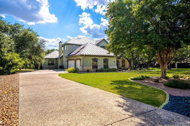 910 Foxton Dr, San Antonio, TX 78260