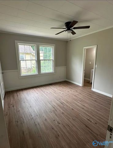 57 W Tuscaloosa Avenue, Gadsden, AL 35904