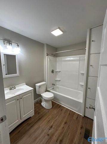 57 W Tuscaloosa Avenue, Gadsden, AL 35904