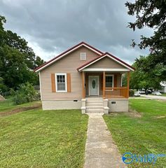 57 W Tuscaloosa Avenue, Gadsden, AL 35904