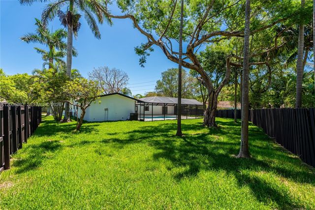 17737 SW 86th Ave, Palmetto Bay, FL 33157