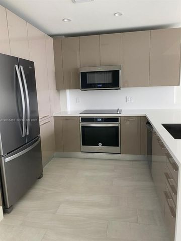 2000 Metropica Way 2006, Sunrise, FL 33323