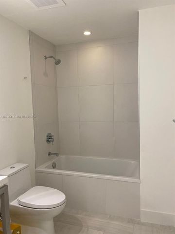 2000 Metropica Way 2006, Sunrise, FL 33323