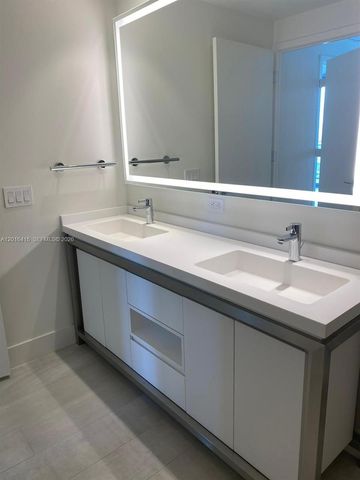 2000 Metropica Way 2006, Sunrise, FL 33323