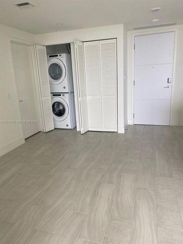 2000 Metropica Way 2006, Sunrise, FL 33323