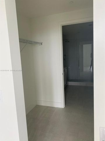 2000 Metropica Way 2006, Sunrise, FL 33323