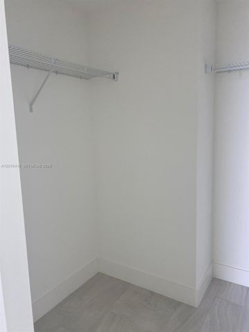 2000 Metropica Way 2006, Sunrise, FL 33323