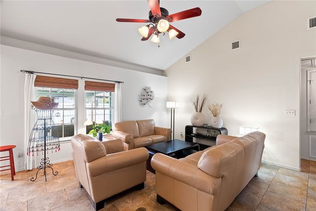 117 Treasure St, Rockport, TX 78382