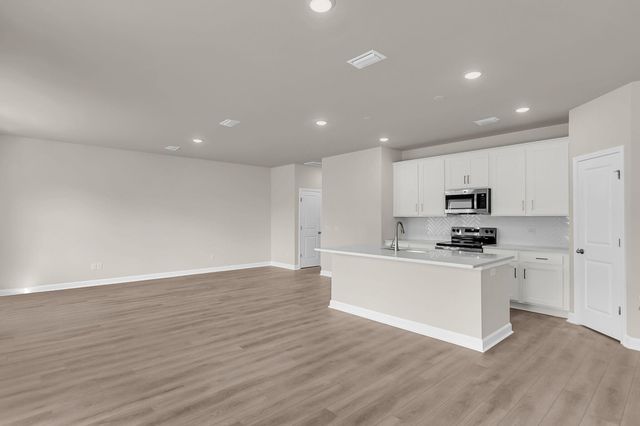 2087 Lavender Bloom Road, Ravenel, SC 29470