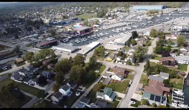 29223 Adams Drive, Gibraltar, MI 48173
