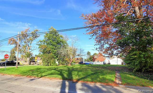29223 Adams Drive, Gibraltar, MI 48173