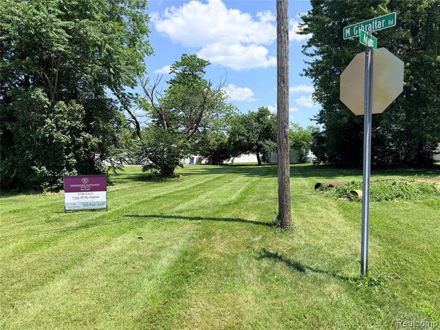 29223 Adams Drive, Gibraltar, MI 48173