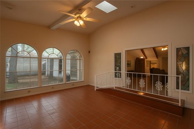 40 Golfview Drive, Hilltop Lakes, TX 77871