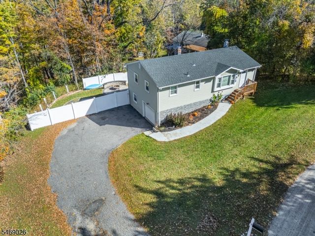 3 Gardenia Rd, Vernon Twp., NJ 07418