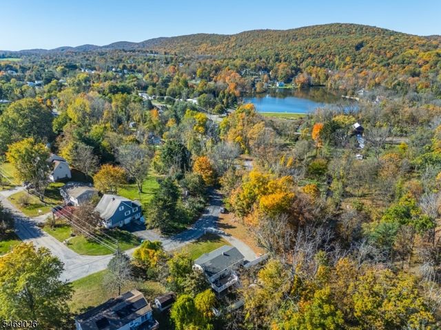 3 Gardenia Rd, Vernon Twp., NJ 07418