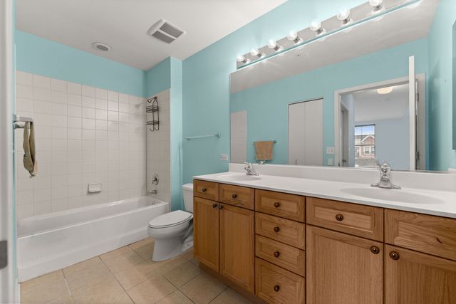 7753 VAN BUREN Street 512, Forest Park, IL 60130