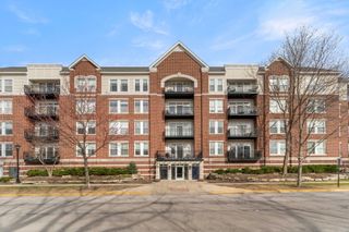 7753 VAN BUREN Street 512, Forest Park, IL 60130