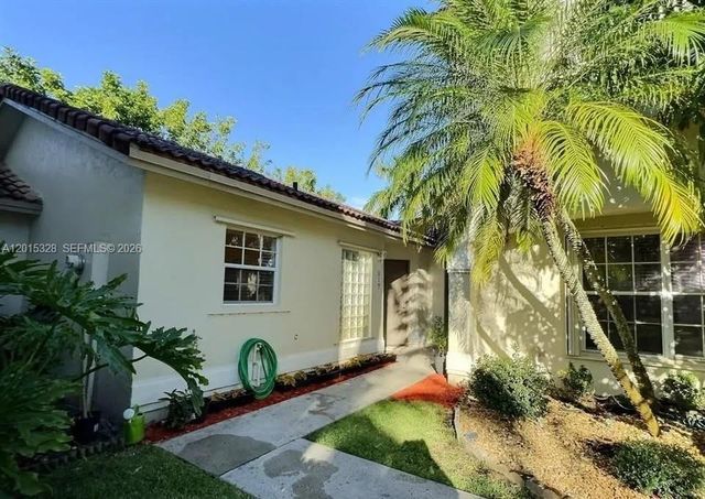 317 NW 109th Ave, Pembroke Pines, FL 33026