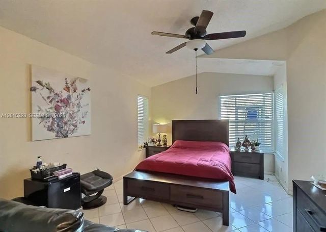 317 NW 109th Ave, Pembroke Pines, FL 33026