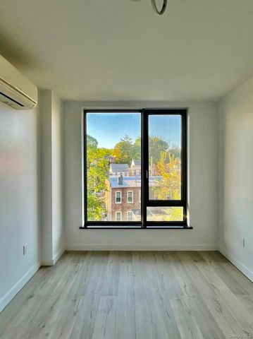 7065 Queens Boulevard 6L, Woodside, NY 11377