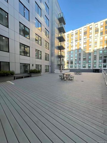 7065 Queens Boulevard 6L, Woodside, NY 11377