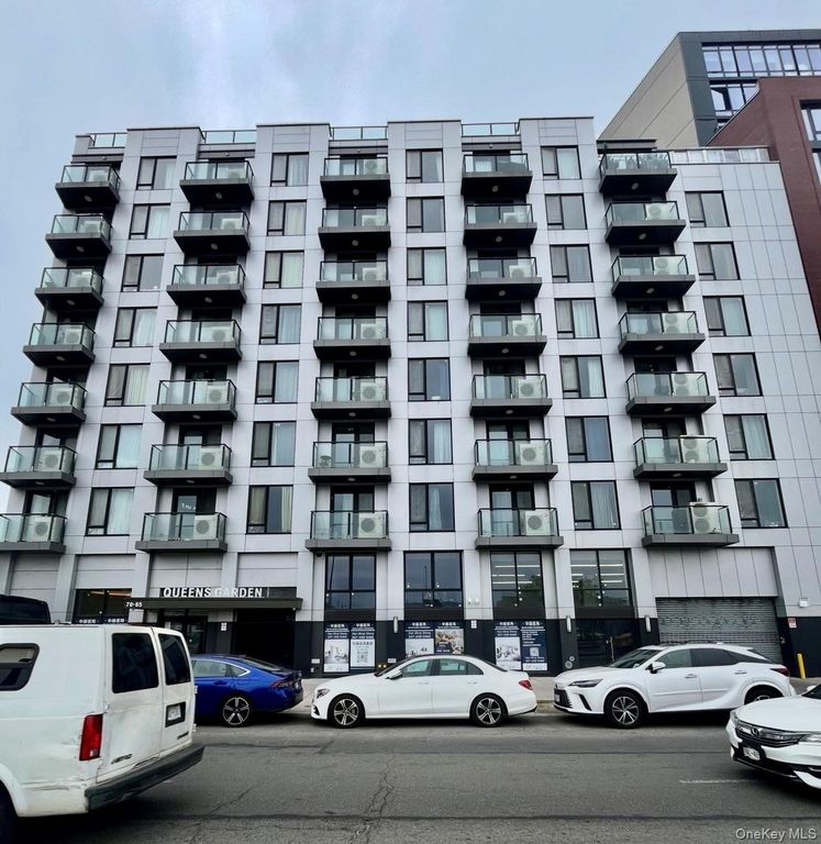 7065 Queens Boulevard 6L, Woodside, NY 11377