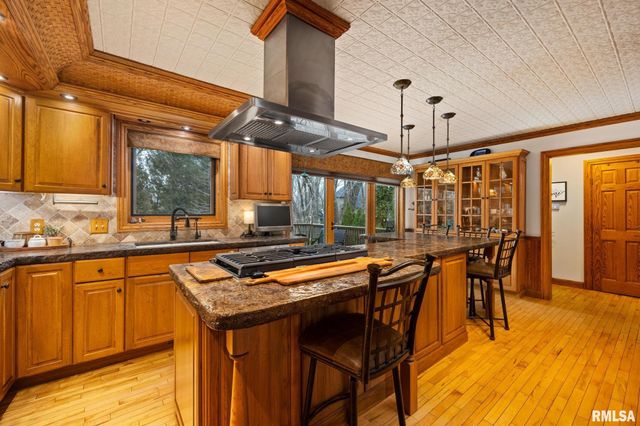 1133 W BROOKFOREST Drive, Peoria, IL 61615