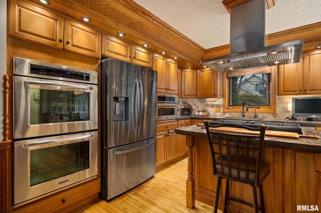 1133 W BROOKFOREST Drive, Peoria, IL 61615