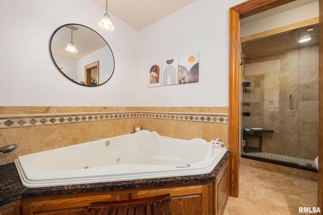 1133 W BROOKFOREST Drive, Peoria, IL 61615