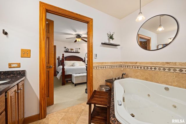 1133 W BROOKFOREST Drive, Peoria, IL 61615