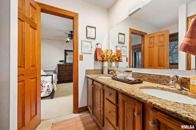 1133 W BROOKFOREST Drive, Peoria, IL 61615